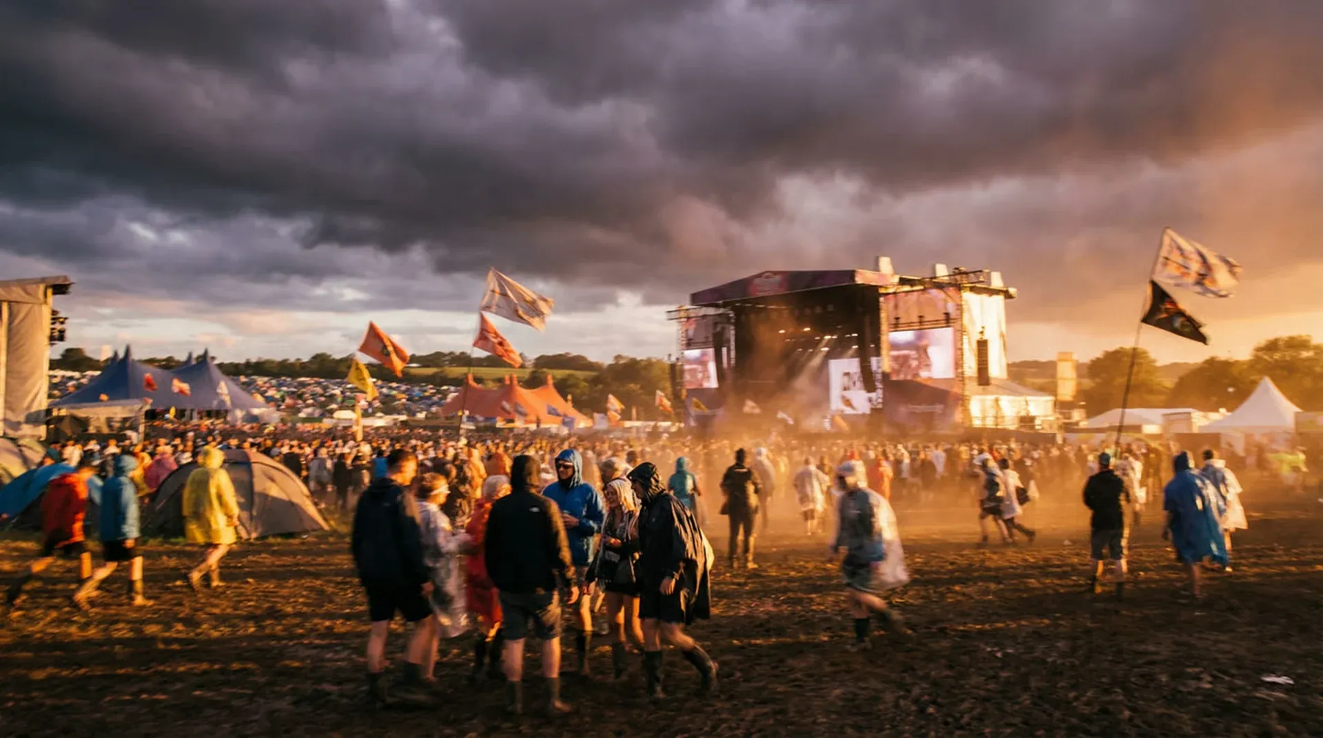 modderig-festivalterrein-na-slecht-weer.webp